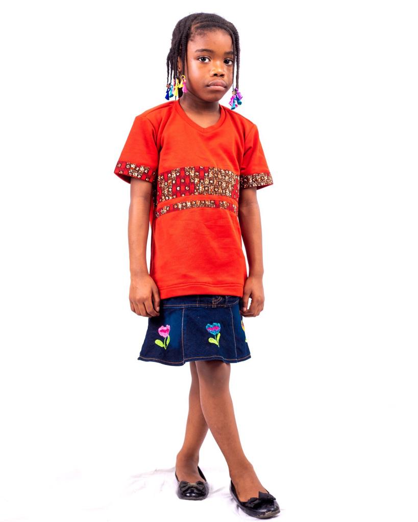 T-shirt à manches courtes imprimé africain pour enfant (noir / Or)