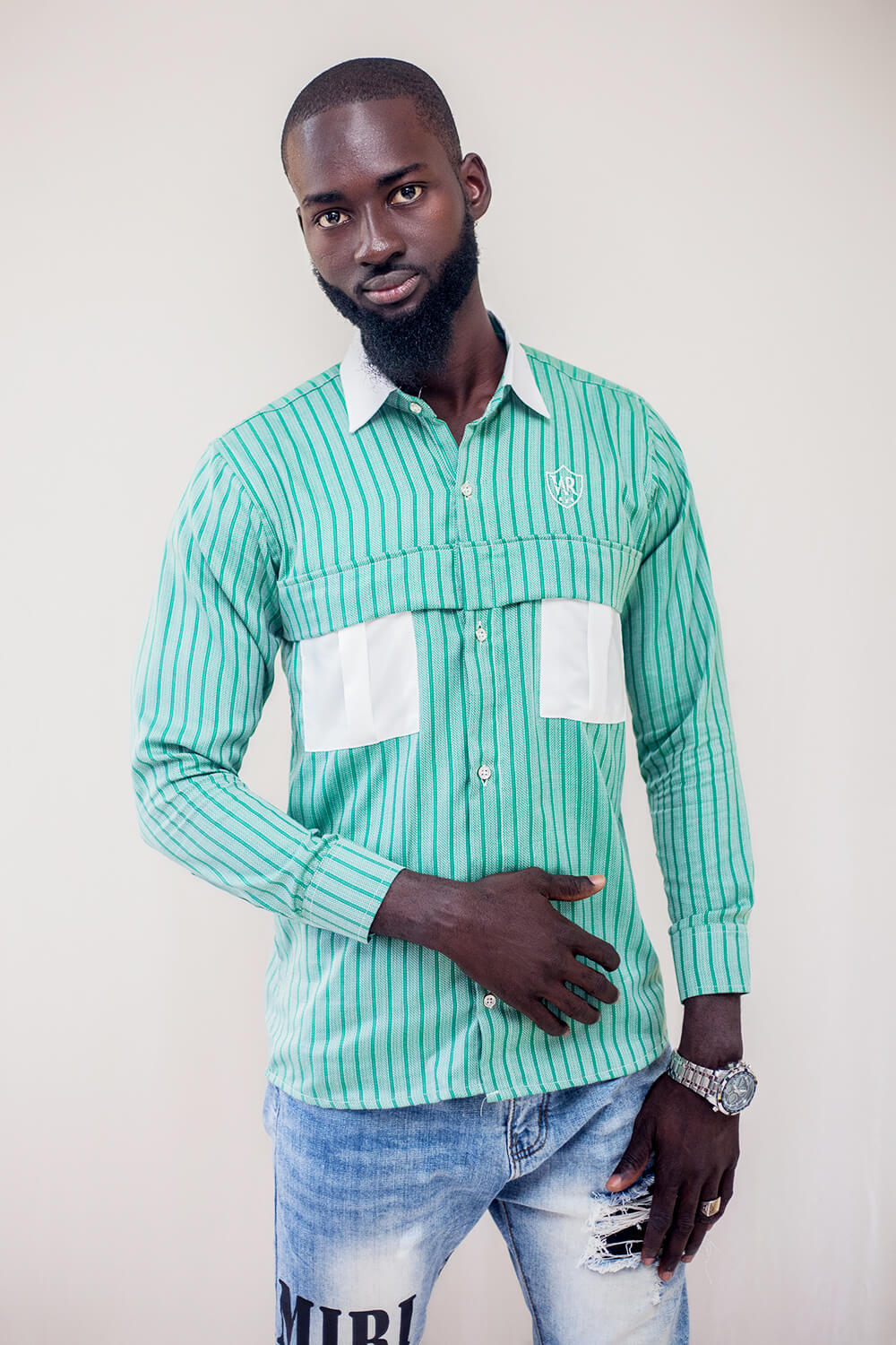 Chemise en soie boutonné au col classique pour homme(vert/ Blanc)