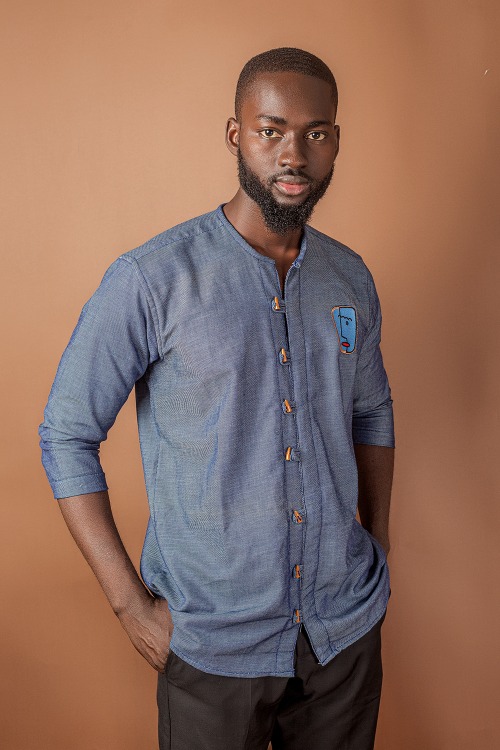 Chemise bleue unisexe en coton avec boutons en bois - Homme