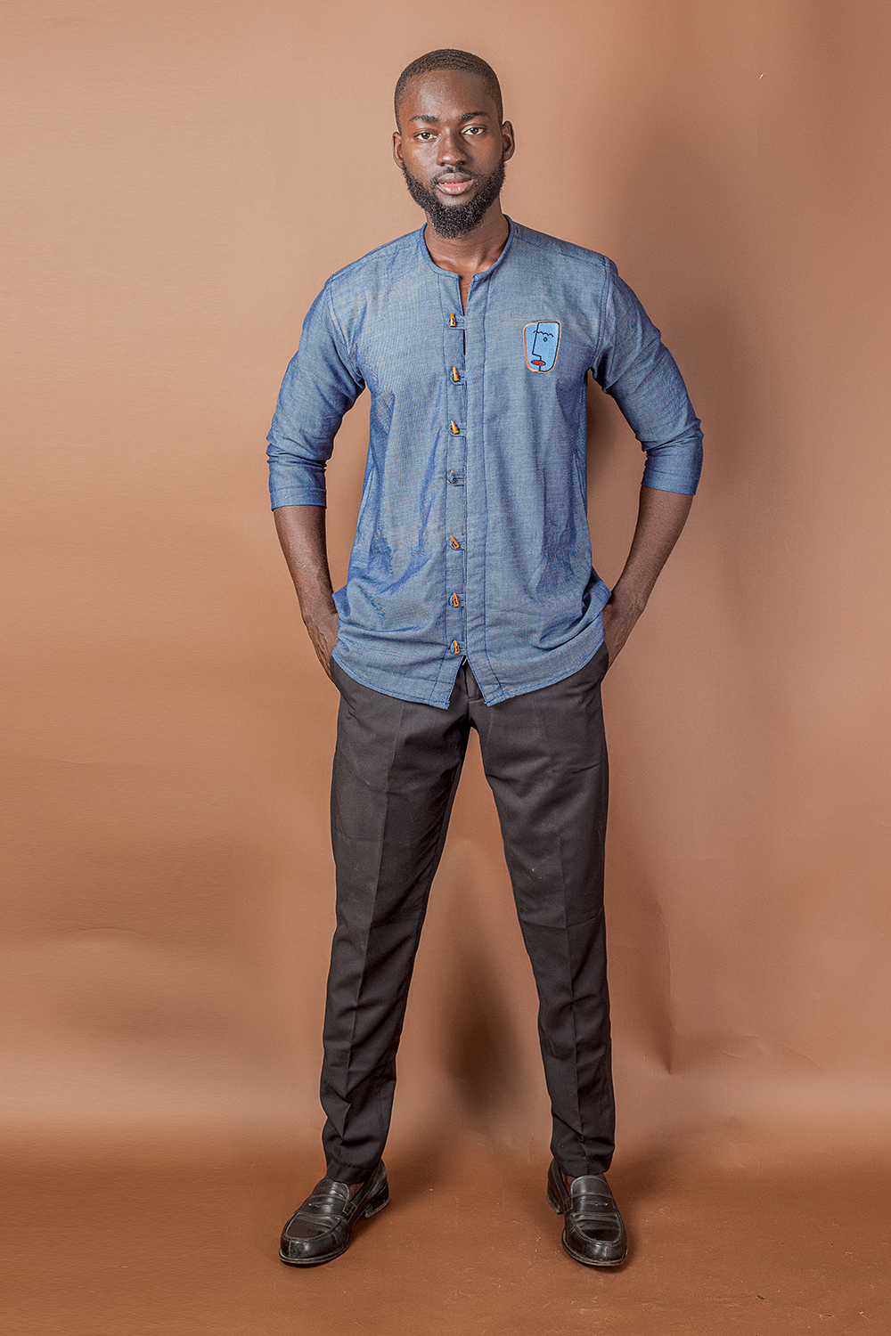 Chemise bleue unisexe en coton avec boutons en bois - Homme