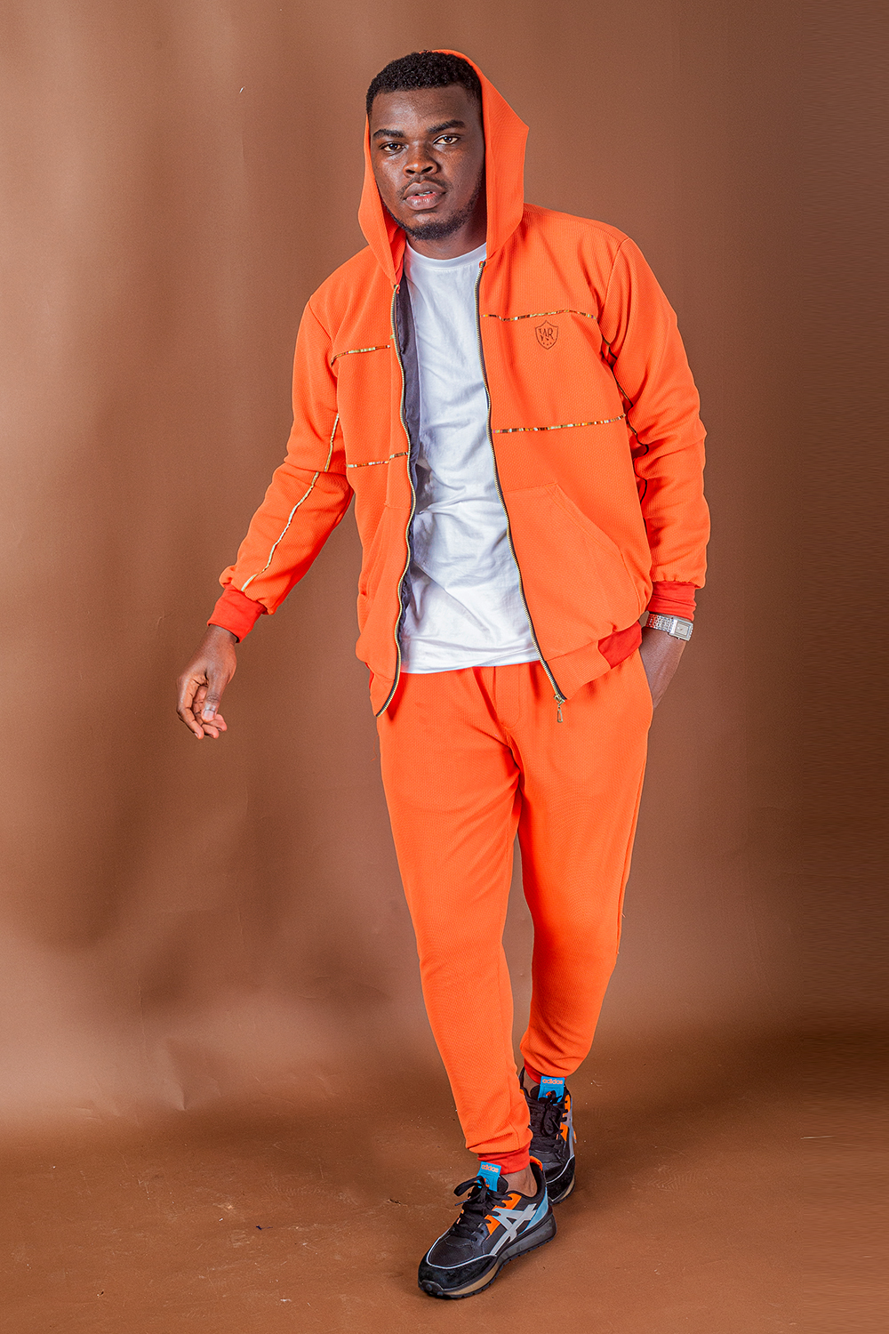Jogging Unisexe Orange avec Bande de Pagne (Orange)