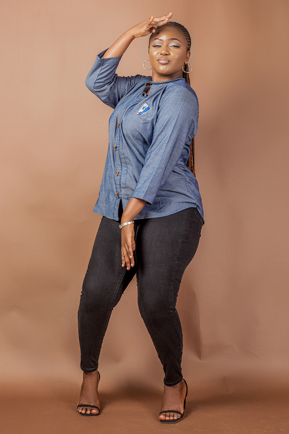 Chemise bleue unisexe en coton avec boutons en bois - Femme